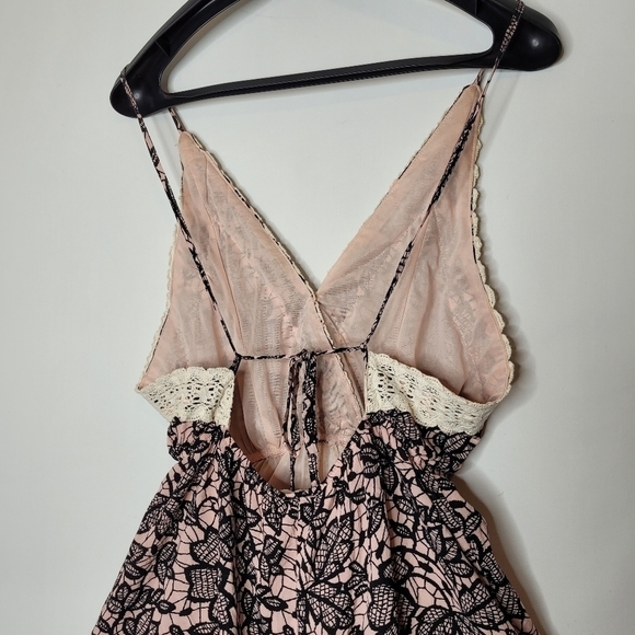 Win-Win Apparel Pink Floral Lace Knit Romper - Picture 10 of 12